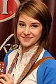 shailene-lounge