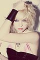 momsen-nylon