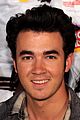 kevin-jonas-lunchables