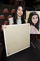 miranda-cosgrove-handprint