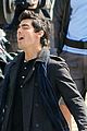 nick-jonas-nicole-anderson-hands