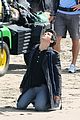 nick-jonas-nicole-anderson-hands