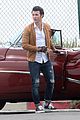 kevin-jonas-gloves