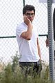 kevin-jonas-gloves