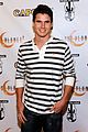 robbie-amell-stripes