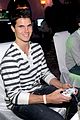 robbie-amell-stripes