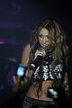 miley-thigh