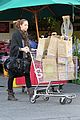 miley-grocery