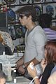jonas-goodrem-sightseeing