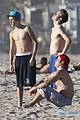 bieber-shirtless