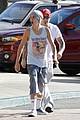 bieber-shirtless