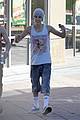 bieber-shirtless