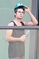 efron-noshirt