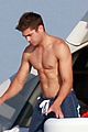 efron-noshirt