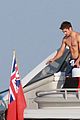 efron-noshirt