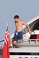 efron-noshirt
