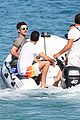 efron-noshirt