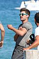 efron-noshirt