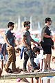 efron-noshirt