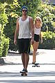 miley-skateboard
