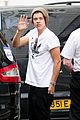 styles-meeting-fans