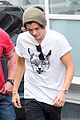 styles-meeting-fans
