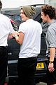 styles-meeting-fans