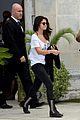 selena-arrives