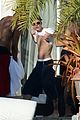 bieber-shirtless