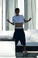 bieber-shirtless