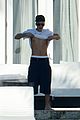 bieber-shirtless