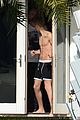 bieber-shirtless