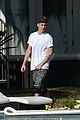 bieber-shirtless