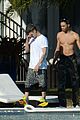 bieber-shirtless