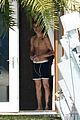 bieber-shirtless