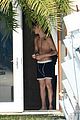 bieber-shirtless