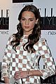 alicia-bafta-elle