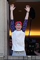 horan-greetsfansit