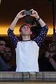 horan-greetsfansit