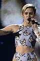 miley-ama-performance