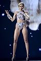 miley-ama-performance