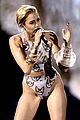 miley-ama-performance