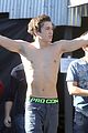 austin-shirtless