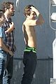 austin-shirtless