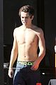 austin-shirtless