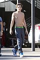 austin-shirtless
