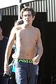austin-shirtless