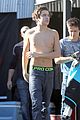 austin-shirtless