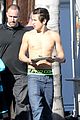 austin-shirtless