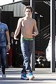 austin-shirtless